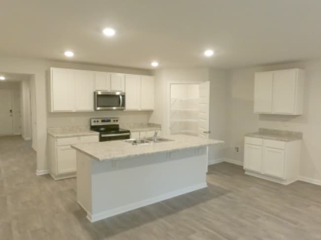 3904 Silver Spur Rd in Callaway, FL - Building Photo - Building Photo