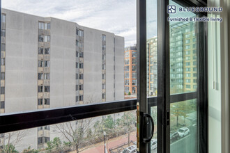 1011 4th St NW in Washington, DC - Building Photo - Building Photo