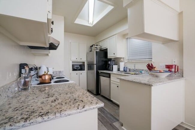 1005 N LBJ Dr in San Marcos, TX - Building Photo - Building Photo