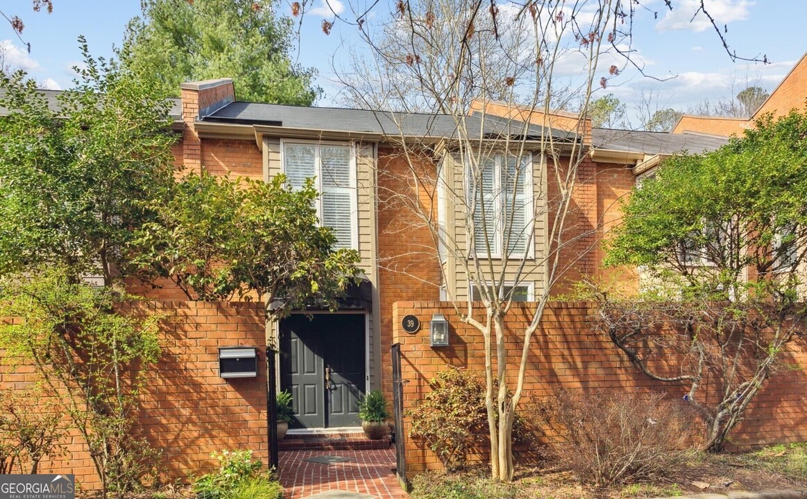 39 Willow Glen NE in Atlanta, GA - Building Photo