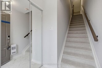 547 Celestine Private in Ottawa, ON - Building Photo - Building Photo