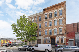 154 Grattan St in Brooklyn, NY - Building Photo - Building Photo