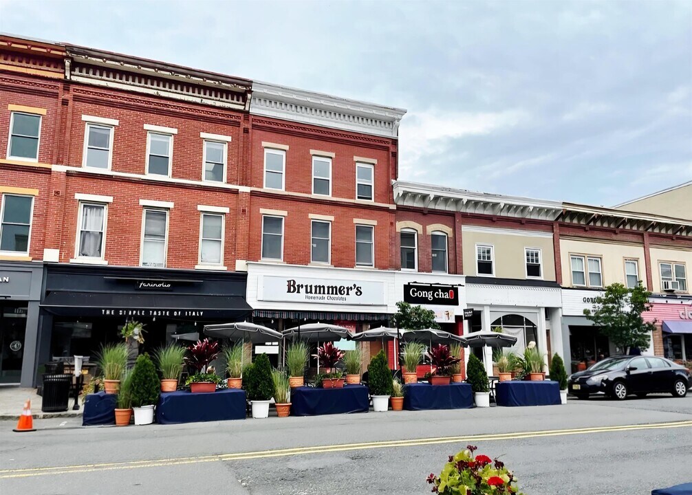 125 E Broad St in Westfield, NJ - Building Photo