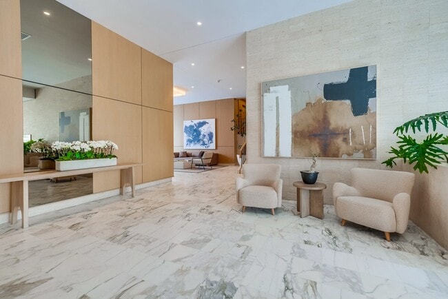 property at 999 N Doheny Dr