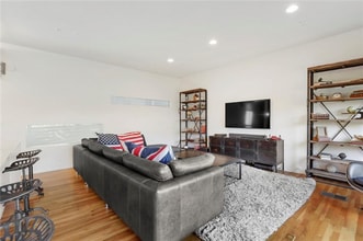 5205 Capitol Ave in Dallas, TX - Foto de edificio - Building Photo