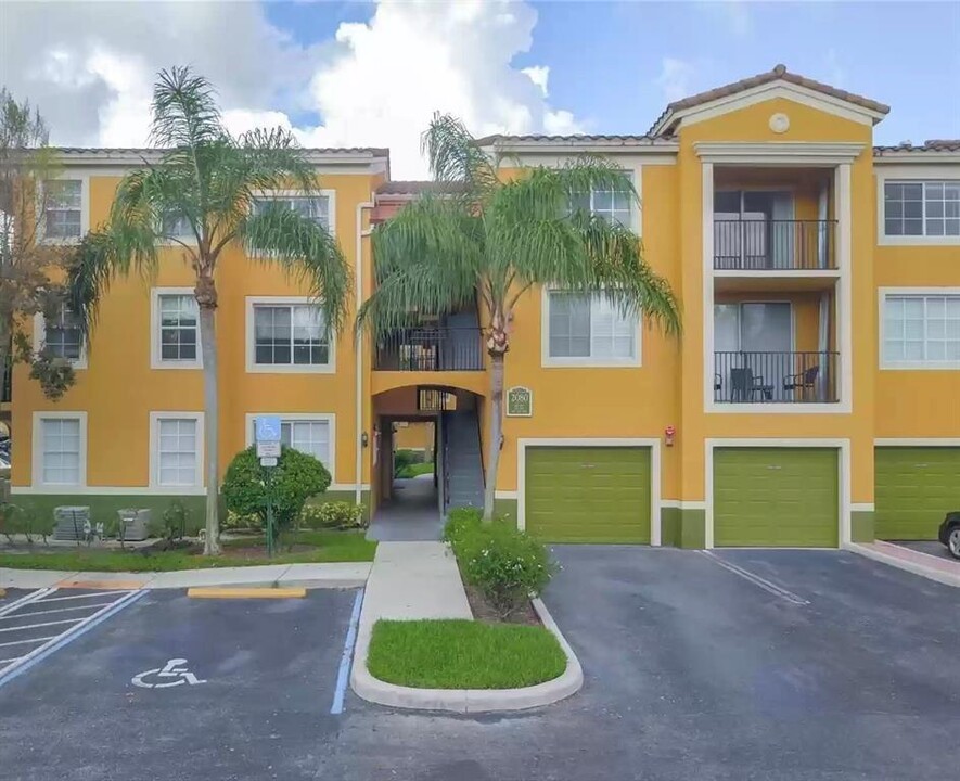 2080 W Preserve Way, Unit 308 in Miramar, FL - Building Photo