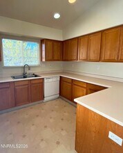 2275 Albatross Way in Spanish Springs, NV - Foto de edificio - Building Photo