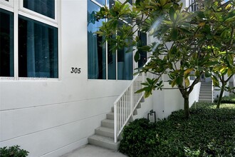 305 NE 20th Ter in Miami, FL - Building Photo - Building Photo