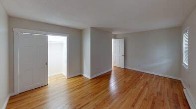 177 West St-Unit -4 in Hatfield, MA - Building Photo - Building Photo