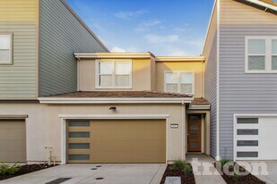 2042 Delta Vw Ave in Sacramento, CA - Building Photo