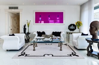 44 Cocoanut Row in Palm Beach, FL - Foto de edificio - Building Photo