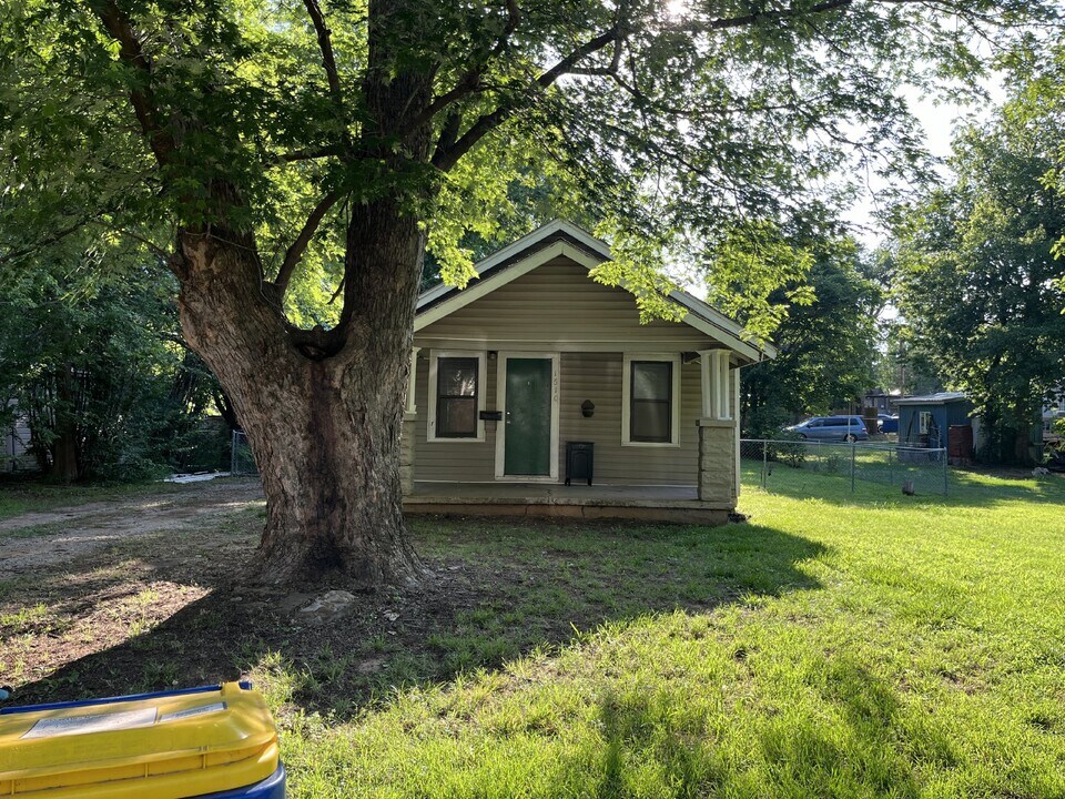 1610 S Hartford St in Stillwater, OK - Building Photo