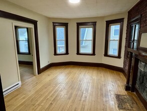 10 Agawam St in Worcester, MA - Building Photo - Building Photo
