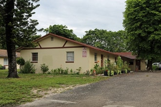 4210 Vermont Ave in Lake Worth, FL - Building Photo - Building Photo