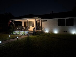 2808 Grayson Dr in Dallas, TX - Building Photo - Building Photo