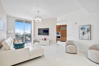 15811 Collins Ave, Unit 1205 in North Miami Beach, FL - Building Photo - Building Photo