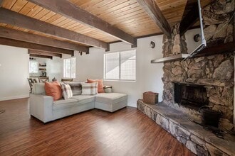 336 Spruce Ln in Sugarloaf, CA - Building Photo - Building Photo