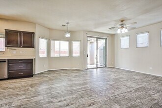 6709 Kostner St in Las Vegas, NV - Foto de edificio - Building Photo