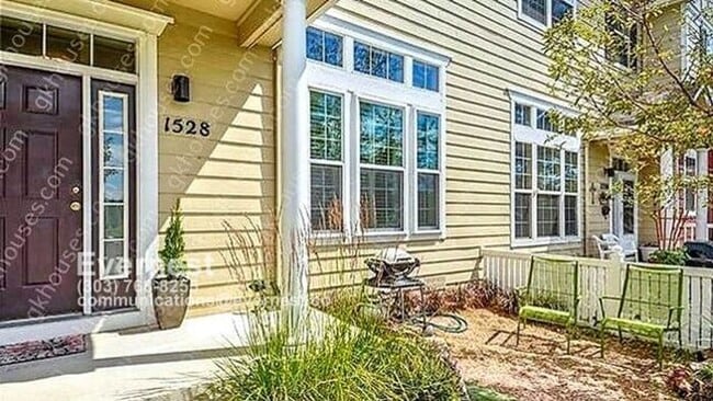 1528 Chimney Peak Dr in Castle Rock, CO - Foto de edificio - Building Photo