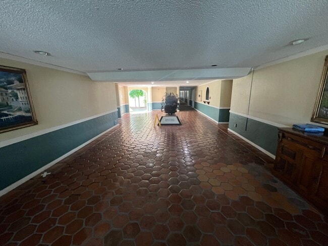 1750 Halford Ave in Santa Clara, CA - Foto de edificio - Building Photo