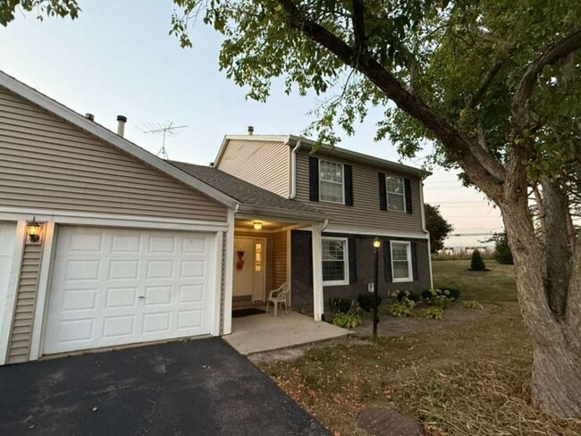 320 Newport Ln
