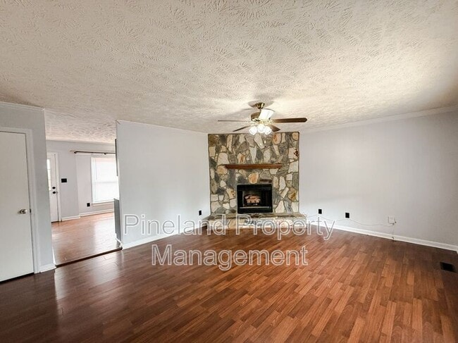 6623 Pacific Ave in Fayetteville, NC - Building Photo - Building Photo
