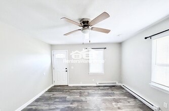 510 N 6th Ave E in Newton, IA - Foto de edificio - Building Photo