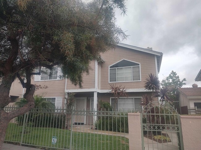 property at 4111 Poplar St