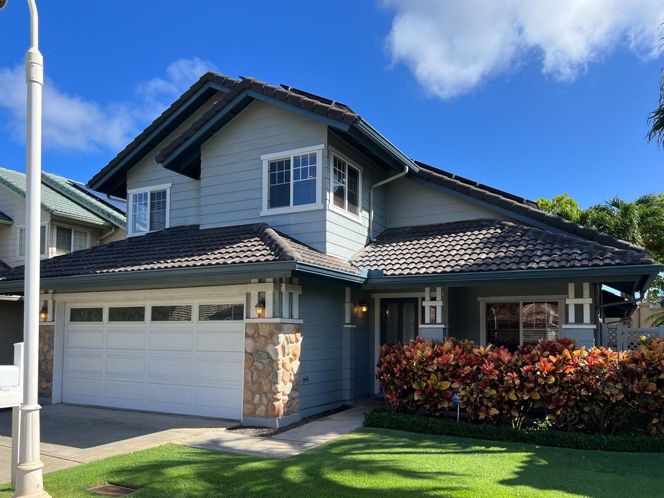 321 Ainahou St in Honolulu, HI - Building Photo