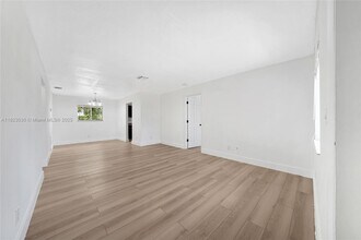 2530 NW 26th Ave in Fort Lauderdale, FL - Building Photo - Building Photo