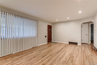 6470 Olive St in Commerce City, CO - Building Photo - Building Photo