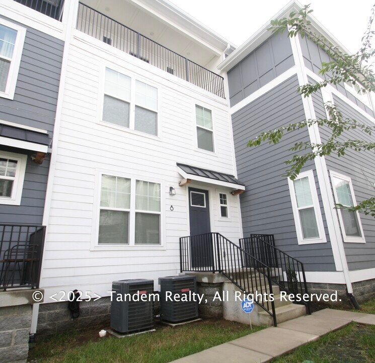 105 Duke St in Nashville, TN - Building Photo