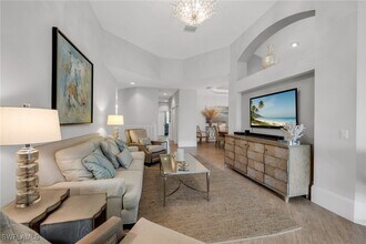 9101 Palmetto Ridge Dr in Bonita Springs, FL - Building Photo - Building Photo