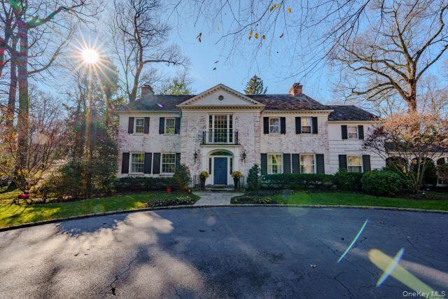 10 Hidden Pond in Glen Head, NY - Building Photo