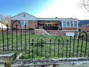 3236 O St SE in Washington, DC - Building Photo - Building Photo