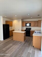 7806 S 64th Ln in Phoenix, AZ - Building Photo - Building Photo