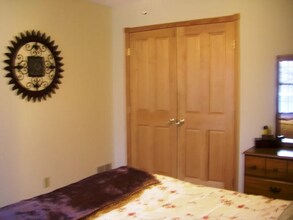 8782 Hawthorne Dr in Eden Prairie, MN - Building Photo - Building Photo