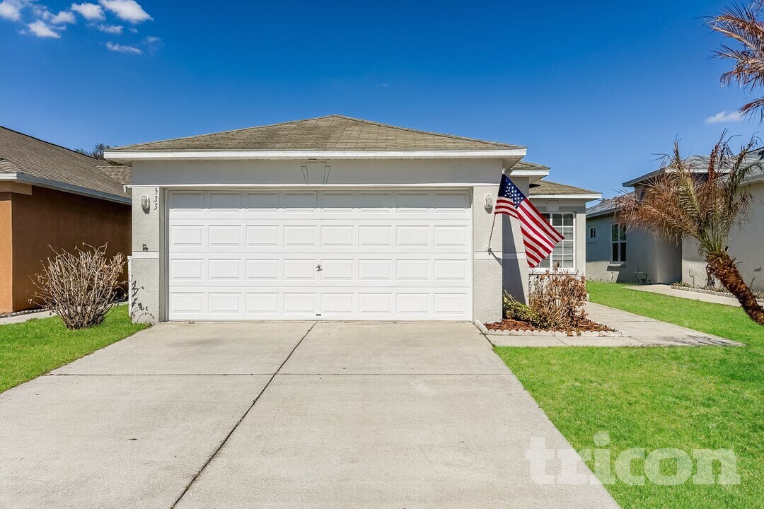 533 Scarlet Maple Ct in Plant City, FL - Foto de edificio