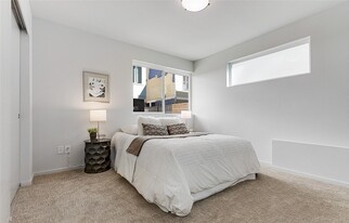 730 26th Ave S in Seattle, WA - Building Photo