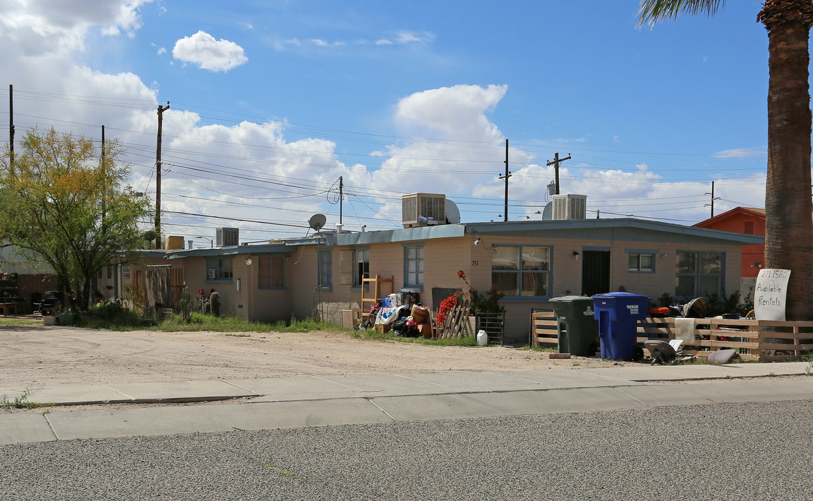 751-755 W Budmoore Ter in Tucson, AZ - Building Photo