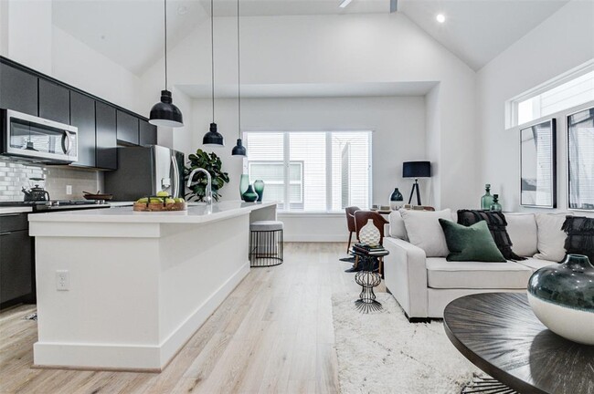 property at 1218 W 24th St