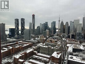 180 Front St E in Toronto, ON - Building Photo