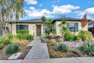 4865 Lucille Pl in San Diego, CA - Building Photo