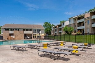 The Apartments at Saddle Brooke in Cockeysville, MD - Building Photo