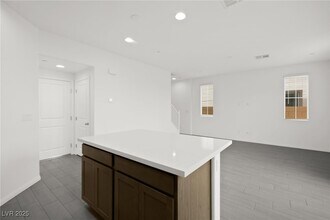 10140 Glen Aulin St in Las Vegas, NV - Building Photo - Building Photo