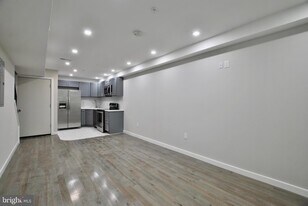 2153 N 19th St in Philadelphia, PA - Building Photo