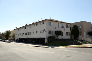 4902 Rosewood Ave Apartments