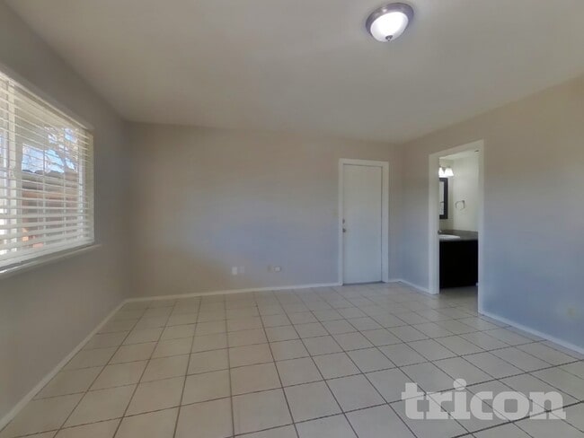 1872 Little John Way, Unit 1131 in Brentwood, CA - Building Photo - Building Photo