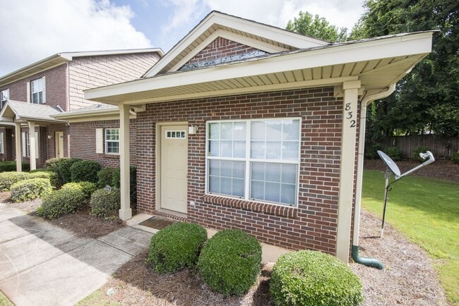 property at 832 Harvard Dr