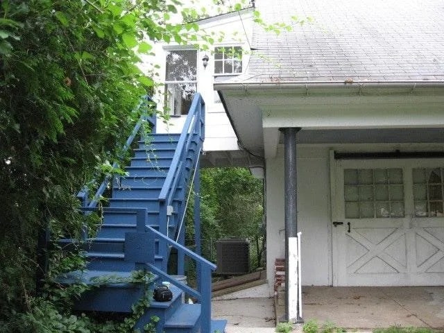 property at 9 Oaklyn Ave